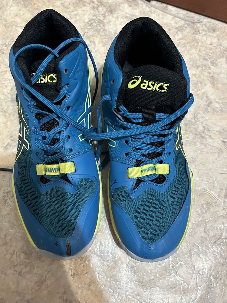 Продам asics