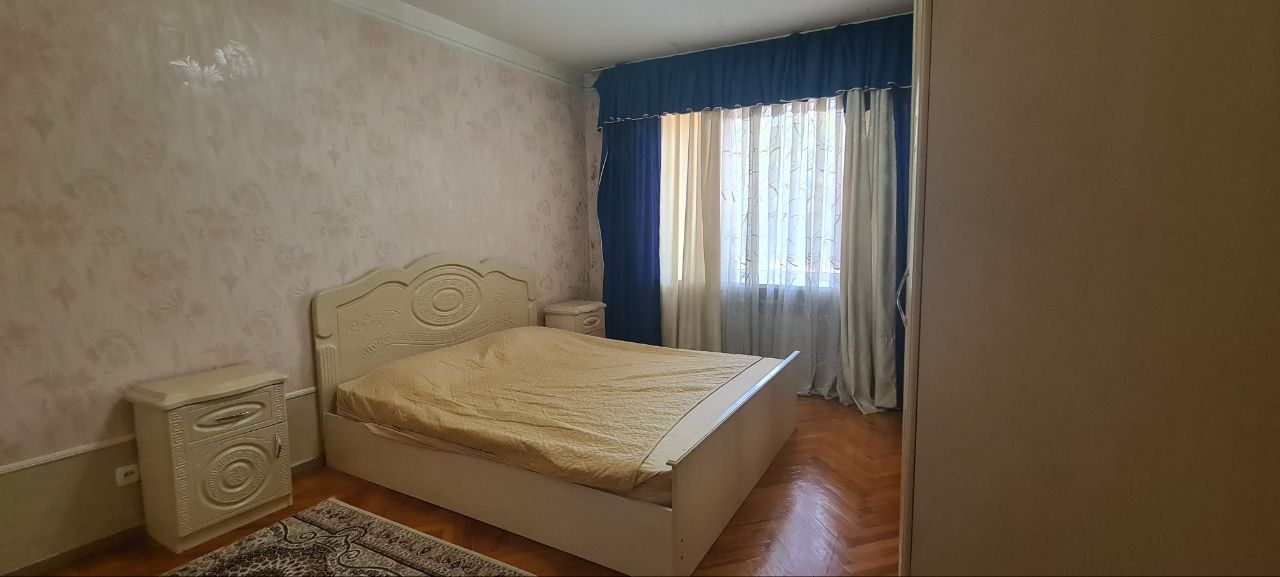 Сдается 2х комн.кв. возле ЦУМа