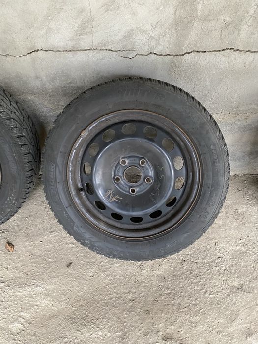 Vand jante de tabla cu tot cu anvelope de iarna pe 16