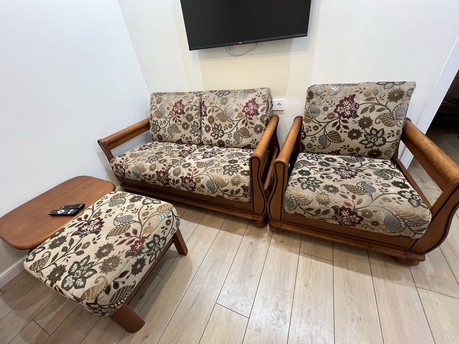 Диван с креслом из натурального дерева, комплект
