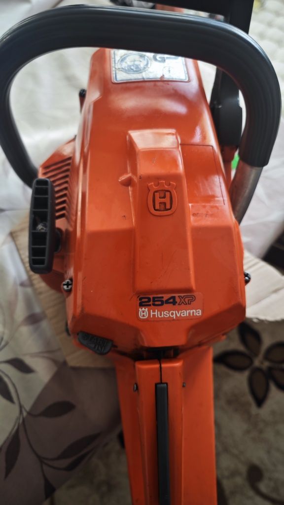 HUSQVARNA(Хускварна )254XP professionall
