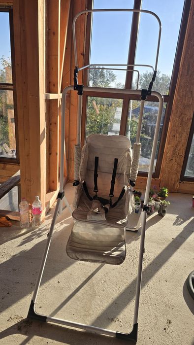 Детска люлка със сенник