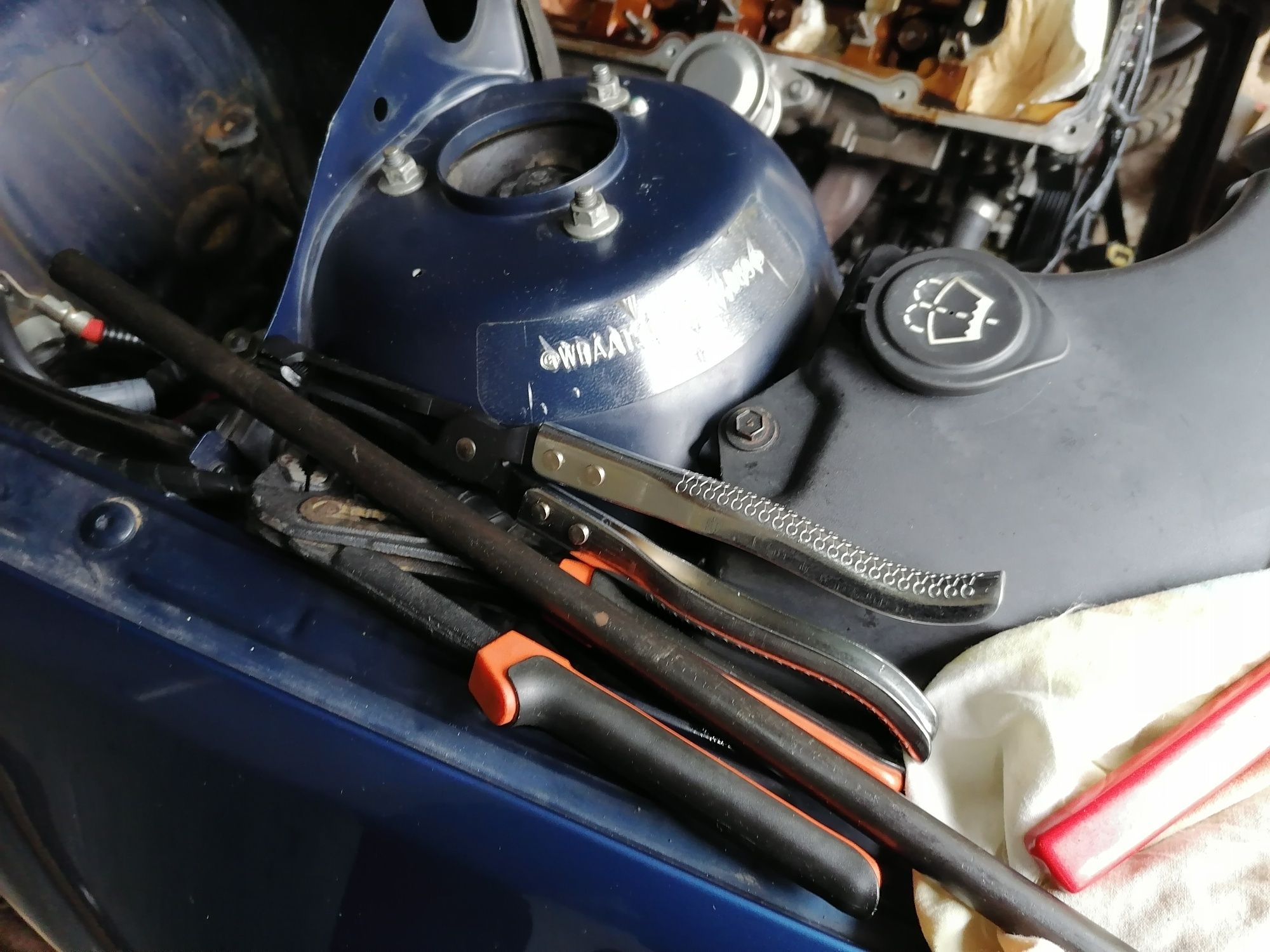 Смяна гумички на клапаните BMW e46, е90 с двигатели n42/n46