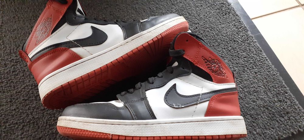 Jordan 1    marime 39-40 eu