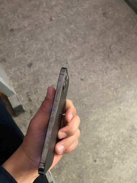 Iphone 12 pro             .   Z.  X.