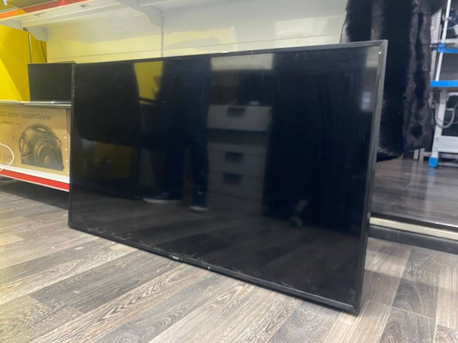Телевизор Samsung Smart TV 49’ 125см / Ломбард Даем Деньги