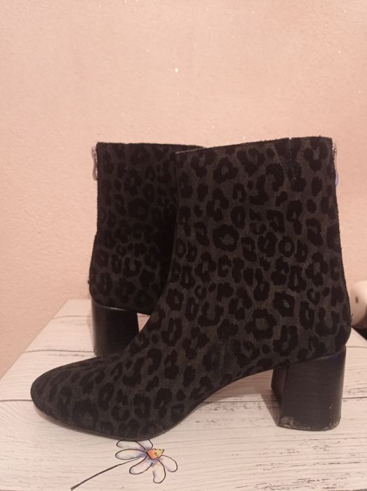 Боти на висок ток