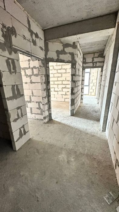 Латтико томондан 3 хонали коробка сотилади