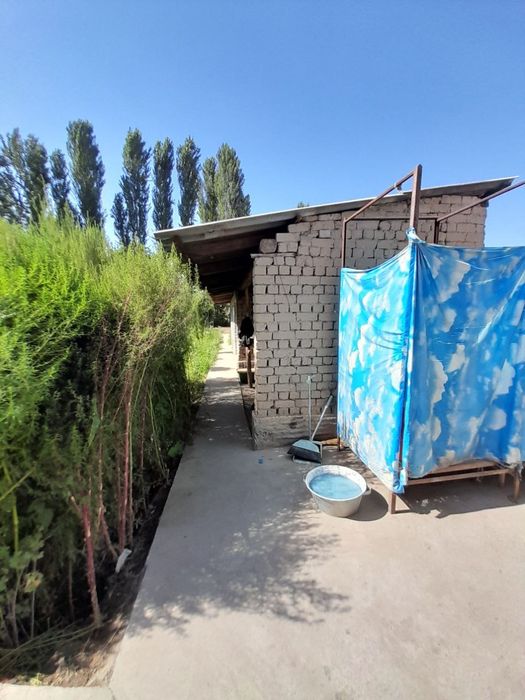Xovlini yarimi sotiladi 4 sotx yengi qurilgan