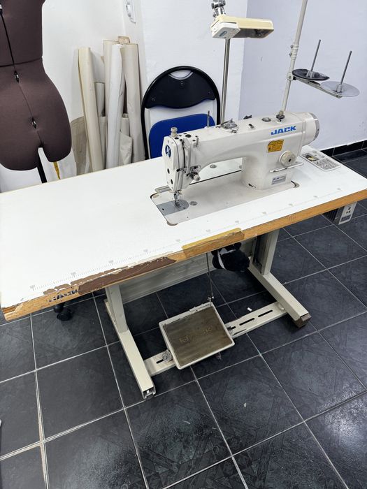 Masina de cusut Jack