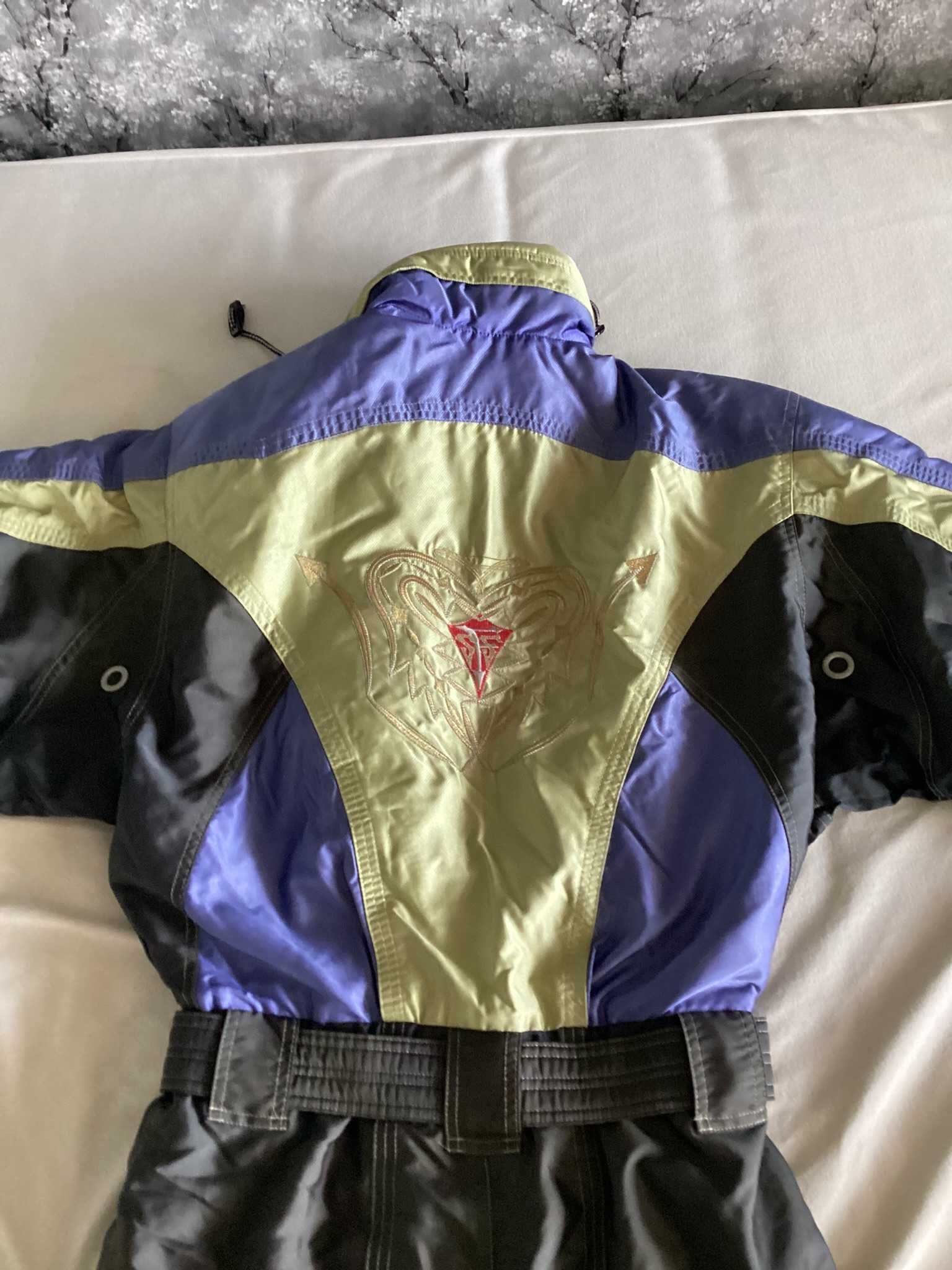 Ски Екип Descente