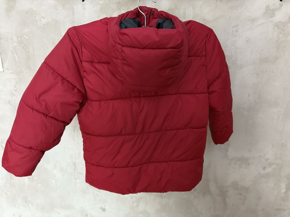 Якета Zara за 7 и 10 годишно момче.