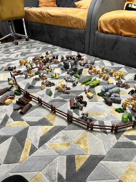 Disney Prieteni cu animale 100 carti + toate jucariile