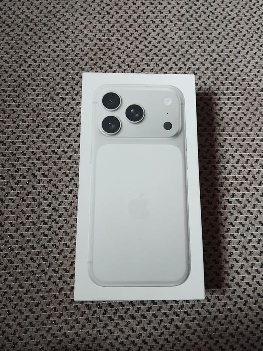 Неупотребяван IPHONE 17 Pro 256GB