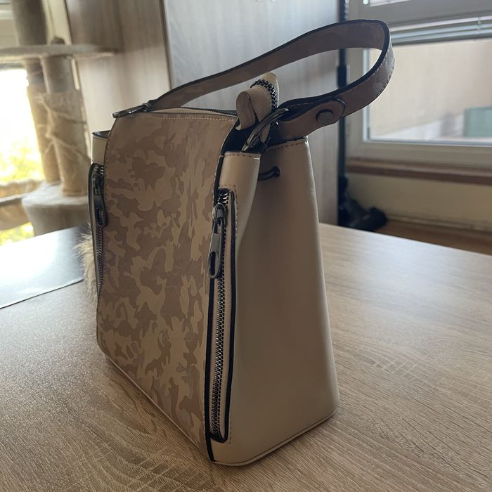 Дамска бежова чанта