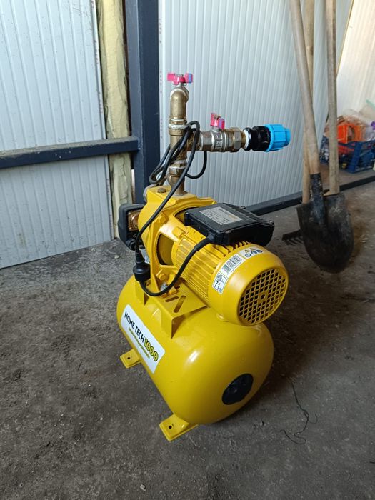 Vând Hidrofor HomeTech 1000, 850W, 24 L, 2700 L/h