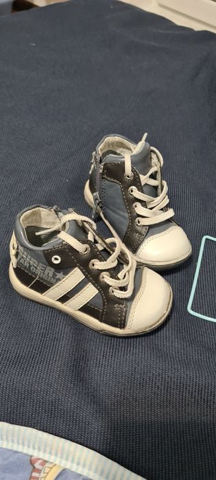 Детская обувь  почти новая