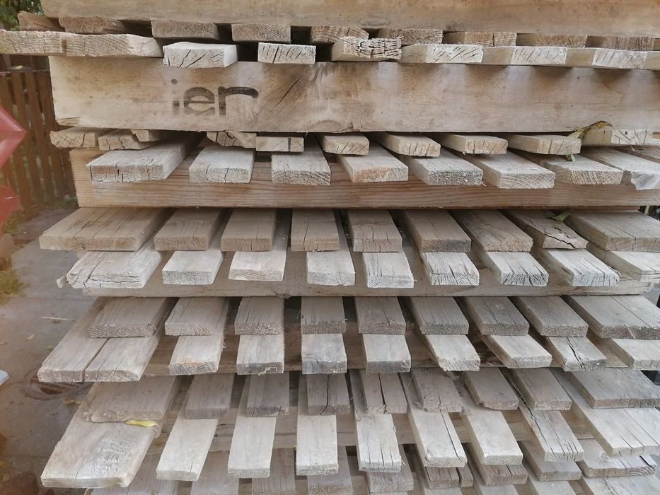 Vând paleti din lemn folosiți în stare buna