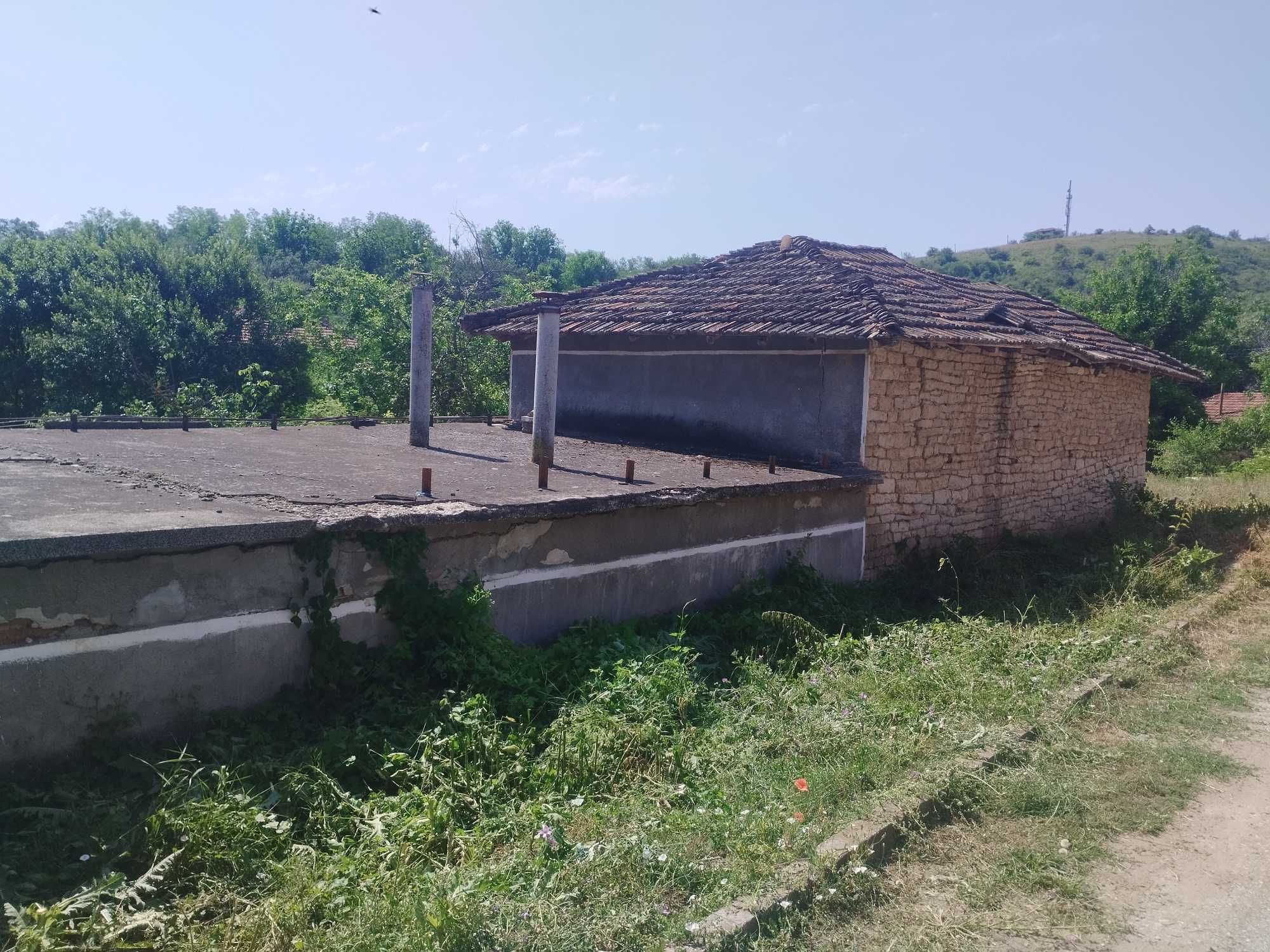 Продавам къща в с. Дряновец