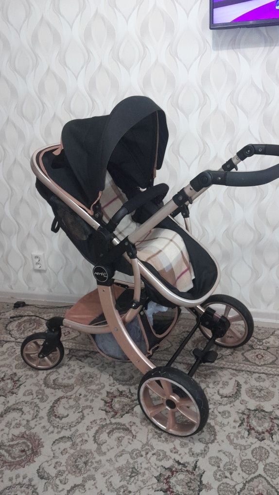 Продам детскую коляску
