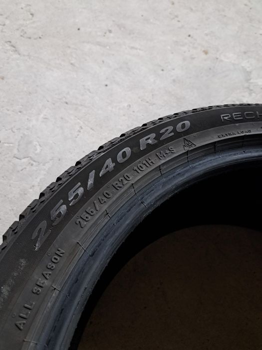 2 anvelope Allseasons 255 40 R20 Pirelli