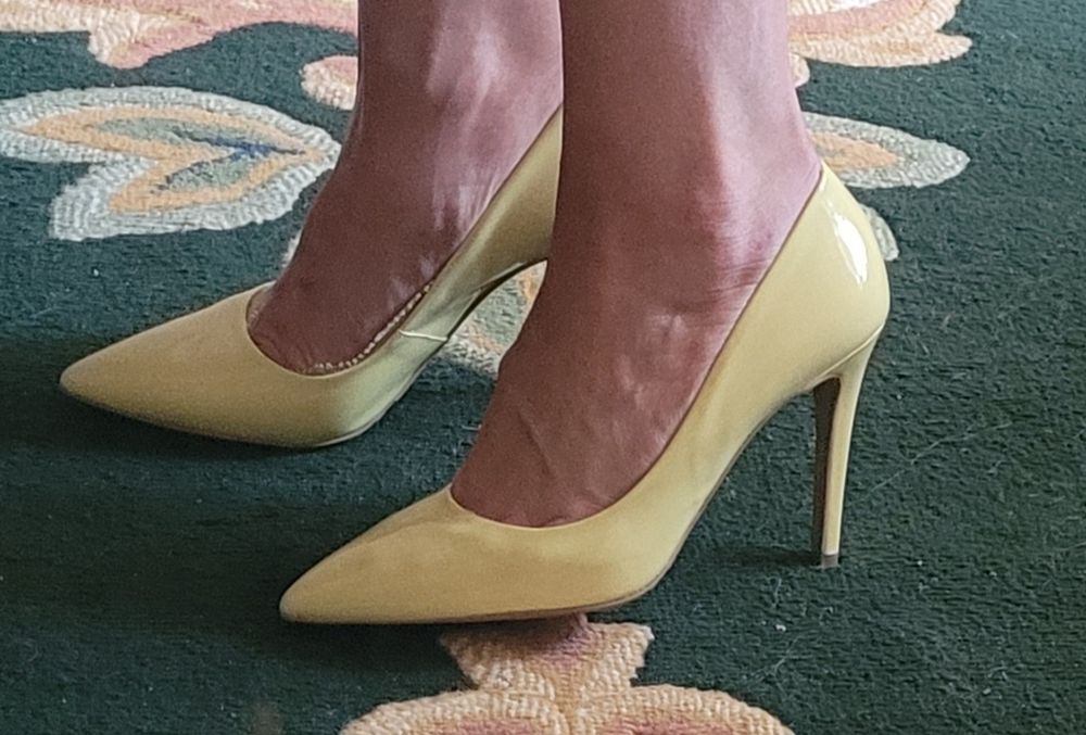 Pantofi stileto galben
