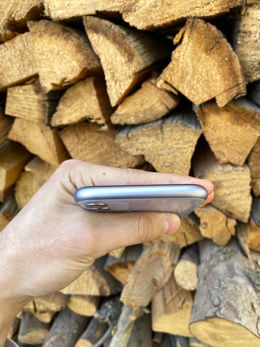 iPhone 11 64gb 77% Kh/a