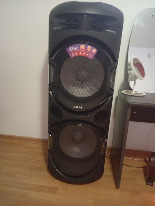 Vând boxa activa AkAi