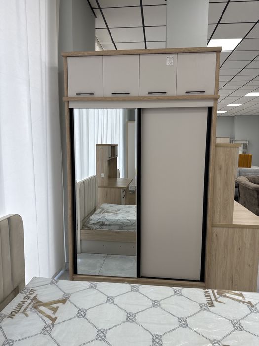 Viola shkaf yosh oyla uchun juda zor  Premium sifat