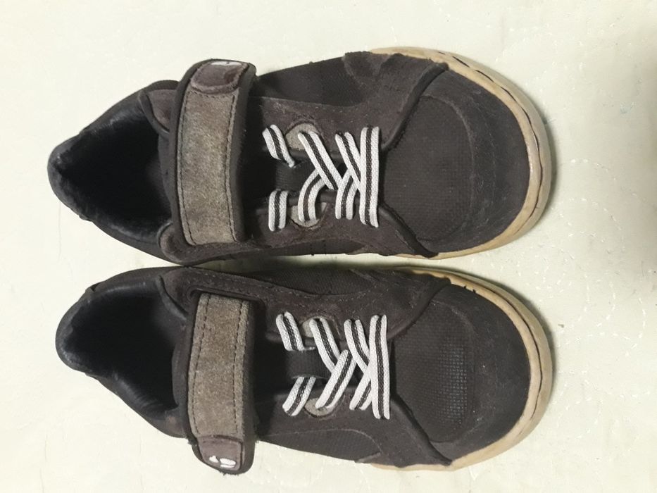 Adidași Artengo, mărimea 29,( 18.5 ), culoarea maro