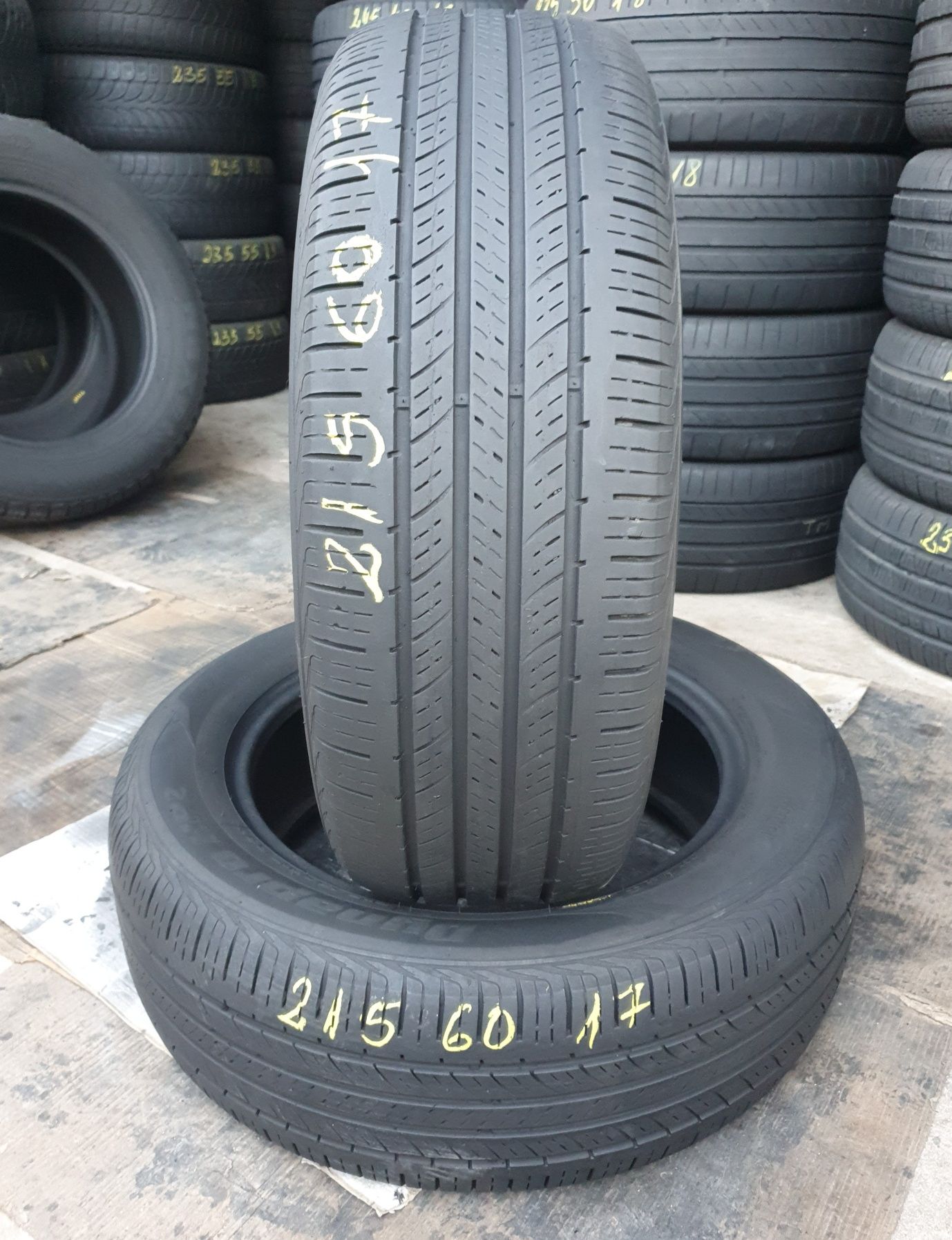 2 Anvelope Hankook 215 60 R17 M+S (4SEZOANE) Stare Perfectă.