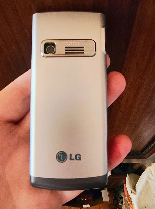 LG S310  ( DECODAT,lb.română)