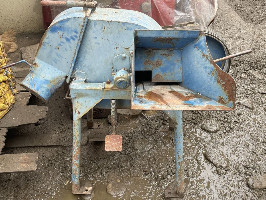 Moara legata la tractor