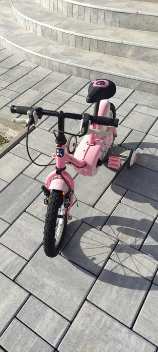 Se vinde. bicicleta pentru fetiță