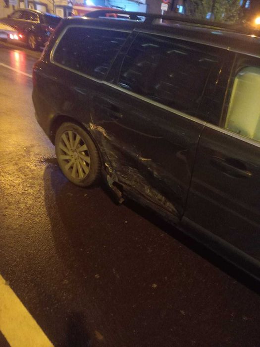 VOLVO V70 2013 1.6 avariat laterala dreapta spate