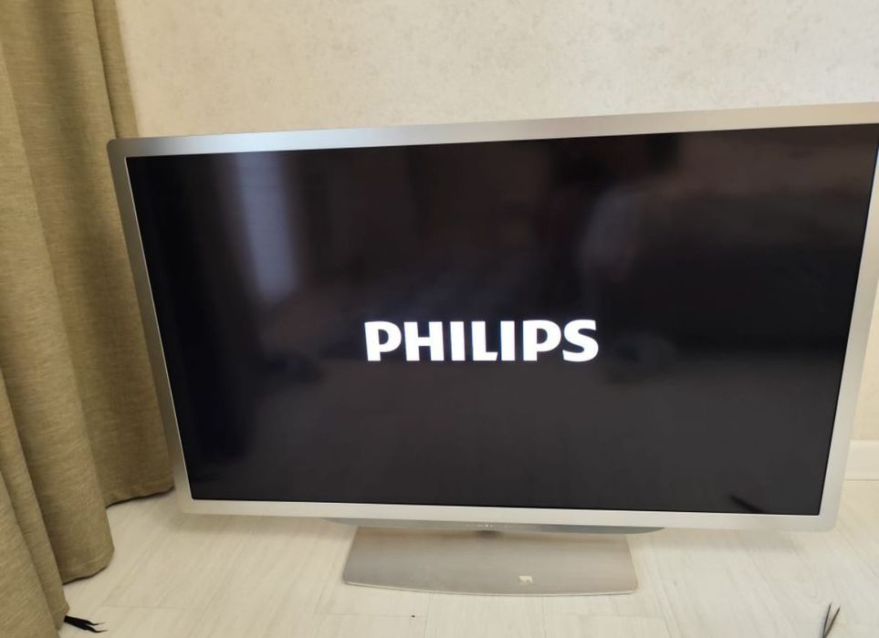 Смарт телевизор Philips 120 см WiFi YouTube