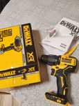 Mașină de găurit cu percuție și însurubat Dewalt