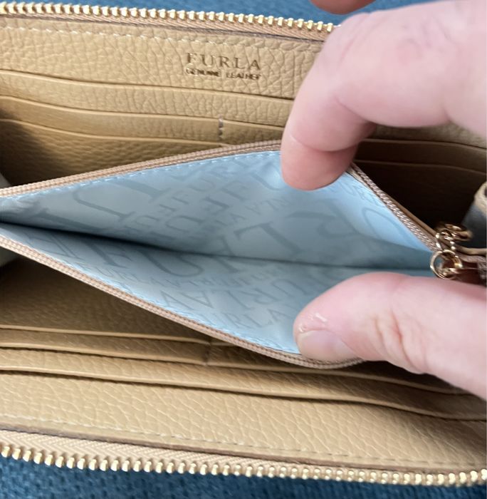 Чисто нов модел FURLA Camelia.С етикети.100% оригинал! Жестоки са !