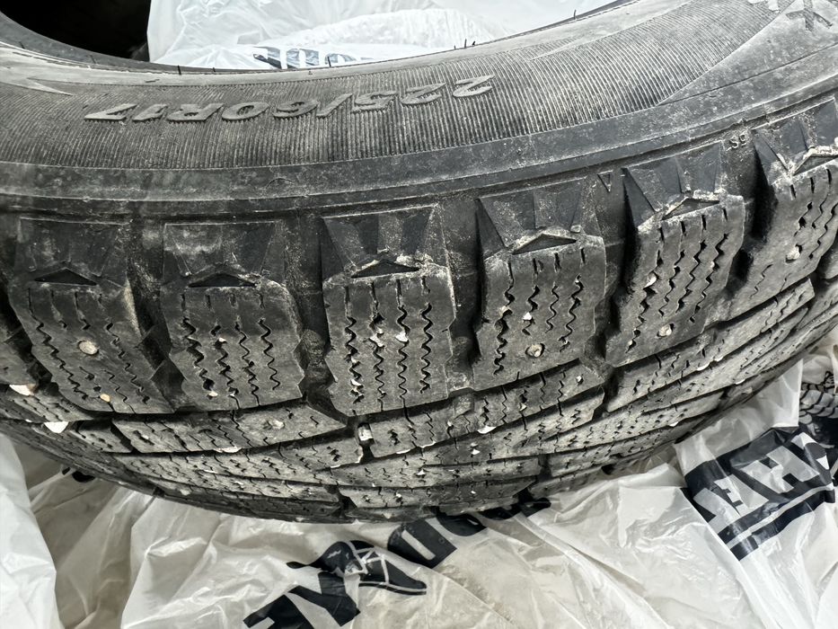 Продам Шины зимние Срочно