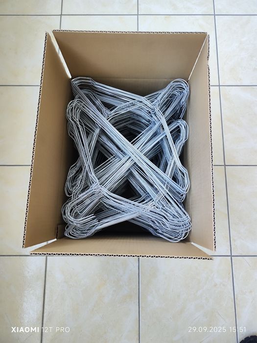 Плечики, вешалки