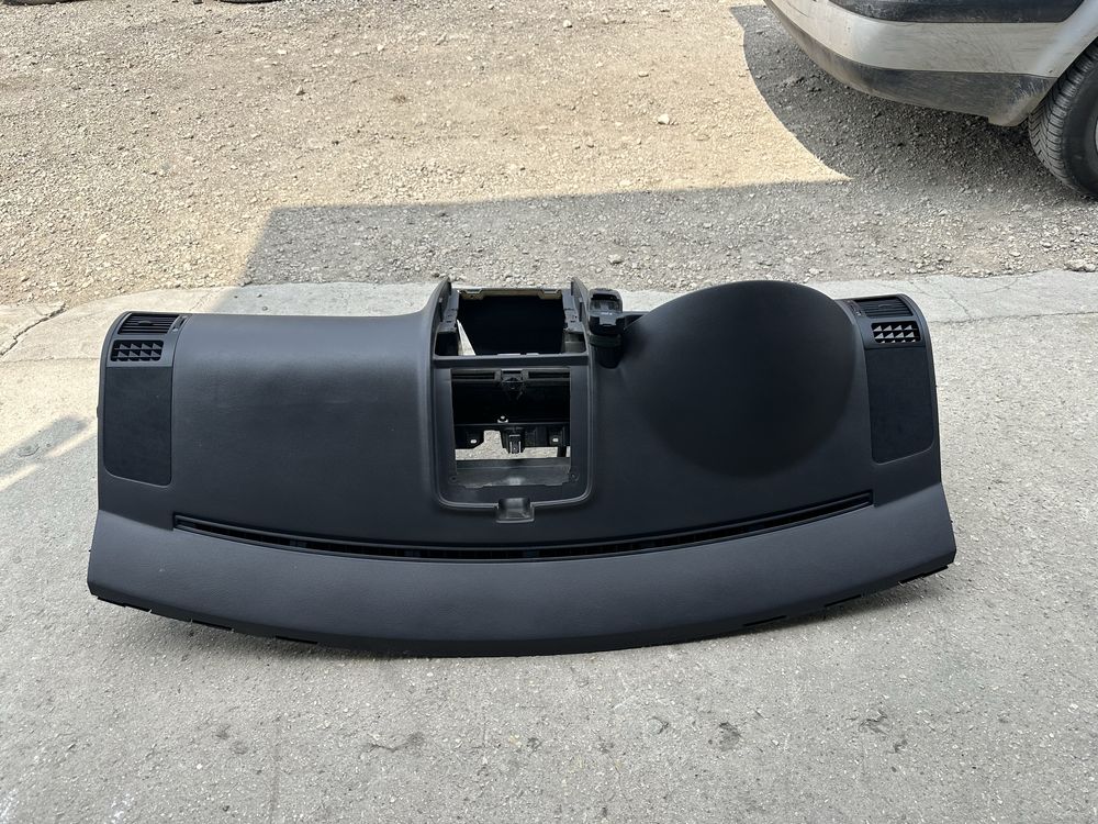 Табло със десен airbag за Фолксваген Туаран