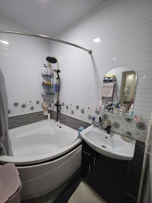 Yangi bozor xamroz oldida