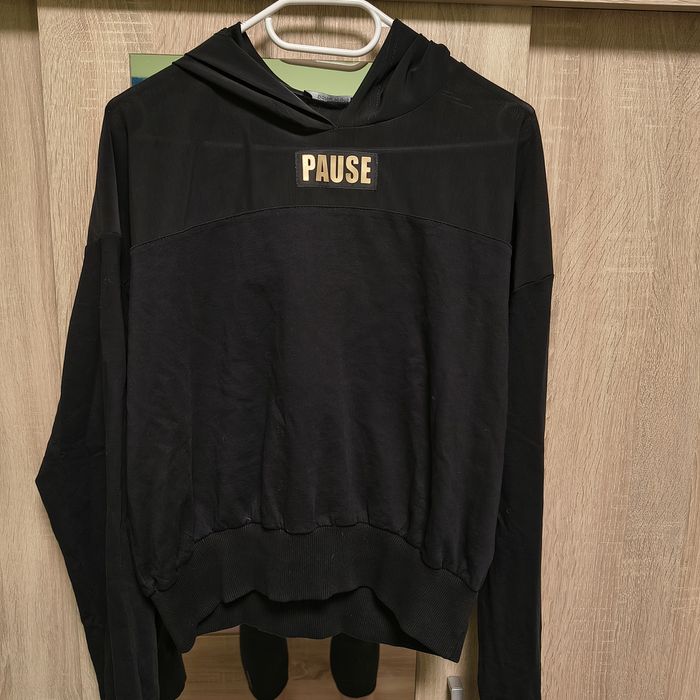Блуза с качулка pause