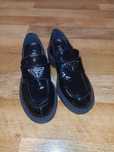 Pantofi de piele (lăcuită) Prada noi! Nr 36 dar merg și 35