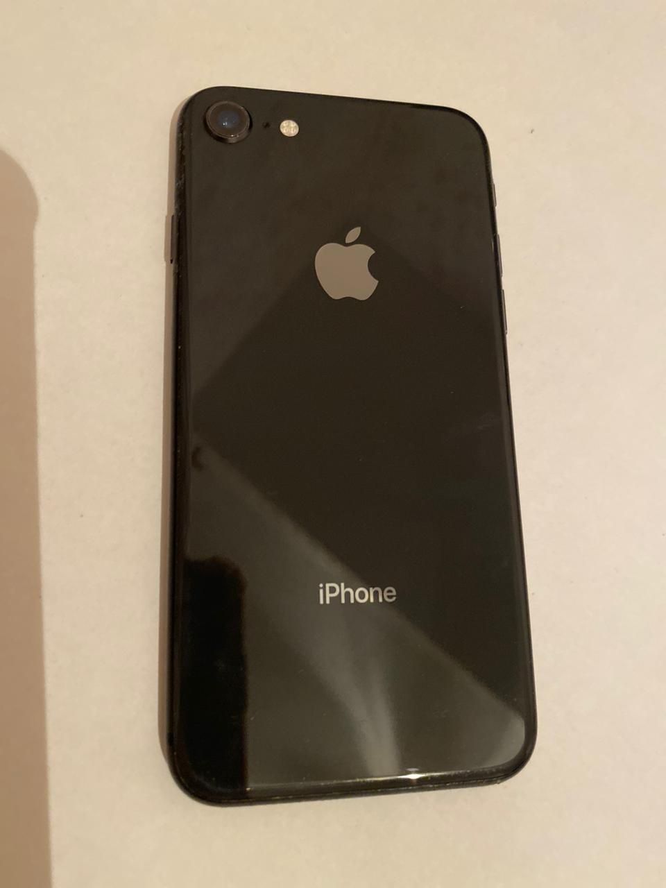 IPhone 8 в хорошем состоянии