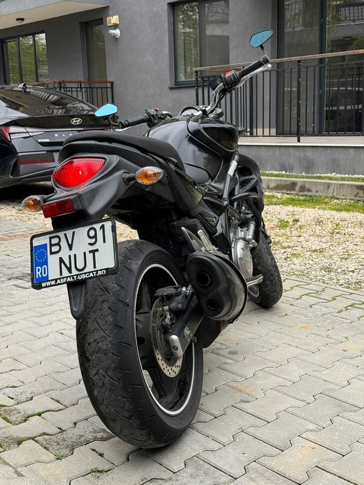 Suzuki Gladius 650 (SFV-650) limitat A2