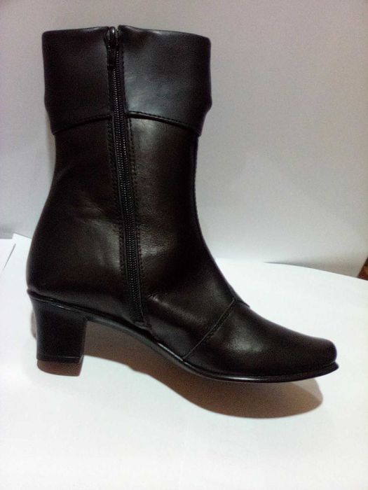 Кожени боти. Нови, български.