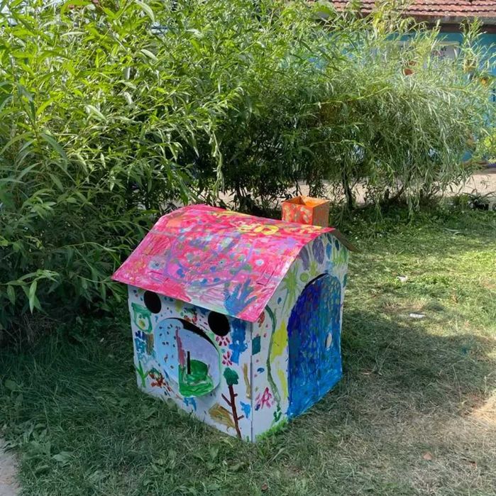 Căsuță din Carton pentru Colorat – Stimulează Creativitatea Copiilor