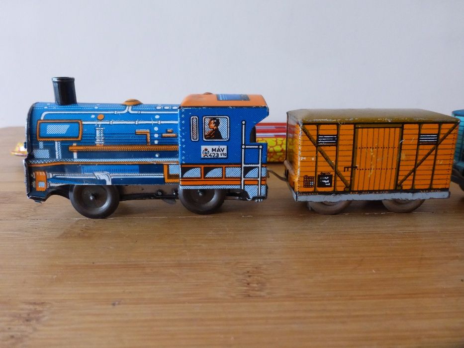 Механично влакче с ключе и релси игра играчка 1970 г