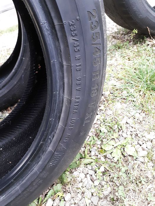 4 anvelopă 235/45 R18 Continental de iarnă M+S